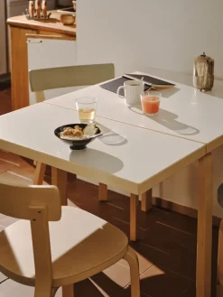 Aalto Table Foldable, DL81C fra Artek