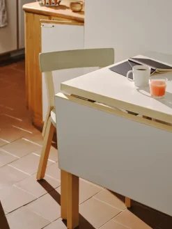 Aalto Table Foldable, DL81C fra Artek