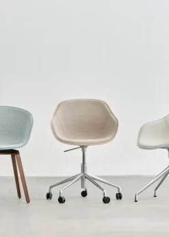 About a Chair AAC52 Forsidepolstret, sort skal fra Hay