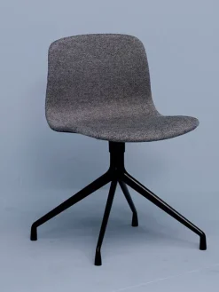 About a Chair AAC11 fra Hay