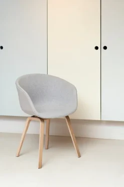 About a Chair AAC23 fra Hay
