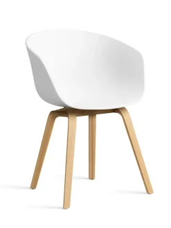 About a Chair AAC22 fra Hay