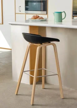 About a Stool AAS32 fra Hay