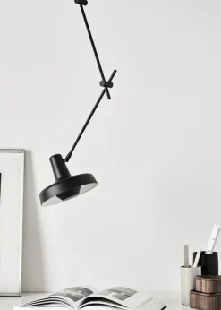 Arigato L loftlampe fra Grupa