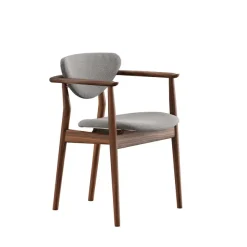 109 Armchair, valnød af Finn Juhl
