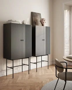 Array Highboard fra Woud