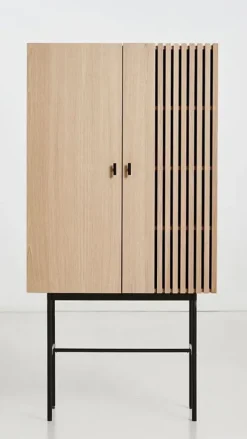 Array Highboard fra Woud