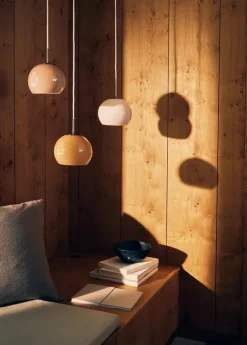 Ball Glass Pendant fra Frandsen