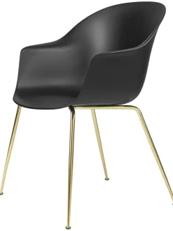 Bat spisebordsstol, conic base fra GUBI