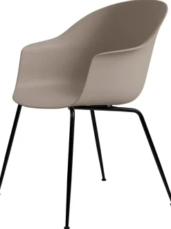 Bat spisebordsstol, conic base fra GUBI