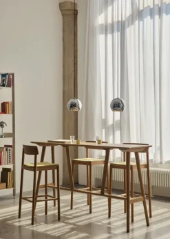Betty TK17 Bar Chair fra &Tradition