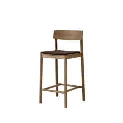 Betty TK14 counterstol med polster fra &Tradition