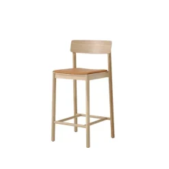 Betty TK14 counterstol med polster fra &Tradition