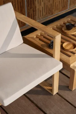 BK11 udendørs loungestol i teak fra Carl Hansen & Søn