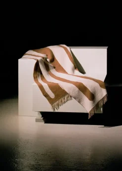 Brush Plaid, tan/milk fra raawii