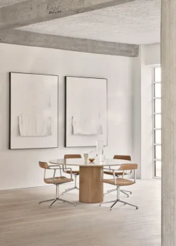 Cabin bord Ø150, beige marmor fra Vipp