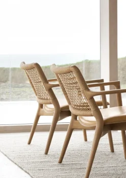Cabin loungestol, light oak/camel fra Vipp