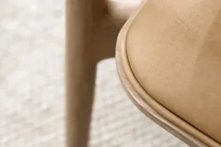 Cabin loungestol, light oak/camel fra Vipp
