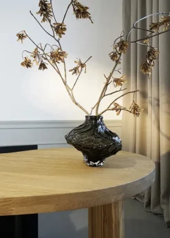 Canyon Vase Large, smoke fra Hein studio