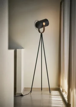 Carronade II Gulvlampe fra Le Klint