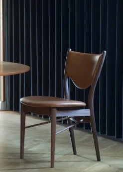46 Chair, valnød af Finn Juhl