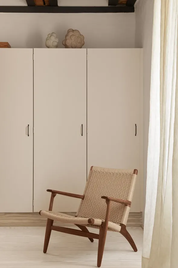 CH25 Loungestol, valnød olie af Hans J. Wegner