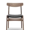 CH23 Spisestol, valnød olie med sort flet af Hans J. Wegner