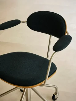 CH621 Swivel stol, eg olie af Hans J. Wegner