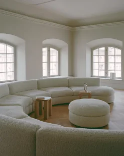 Coda sofa, configuration 8 Dark Zink fra New Works