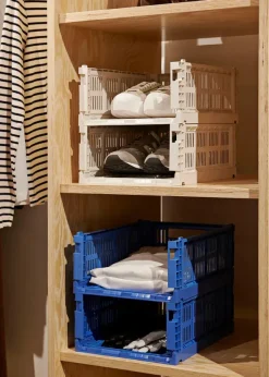 Colour crate M, electric blue fra Hay