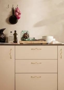 Curvature handle fra Ferm Living
