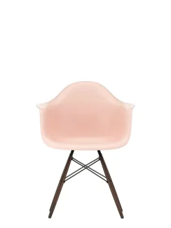 Eames Plastic Armchair DAW, mørkbejdset ahorntræ fra Vitra
