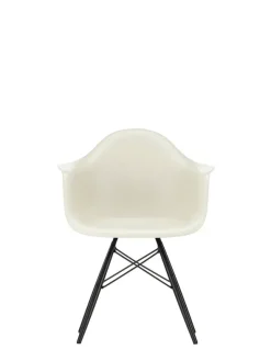 Eames Plastic Armchair DAW, sortlakeret ahorntræ fra Vitra
