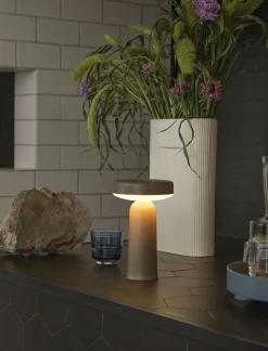 Ease Portable Lamp fra Muuto
