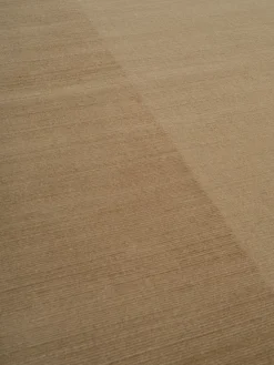 Echo Yano gulvtæppe, Mustard fra Linie Design