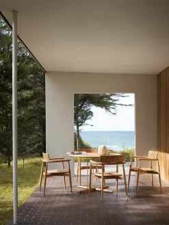 E022 Embrace havebord, Ø110 fra Carl Hansen & Søn