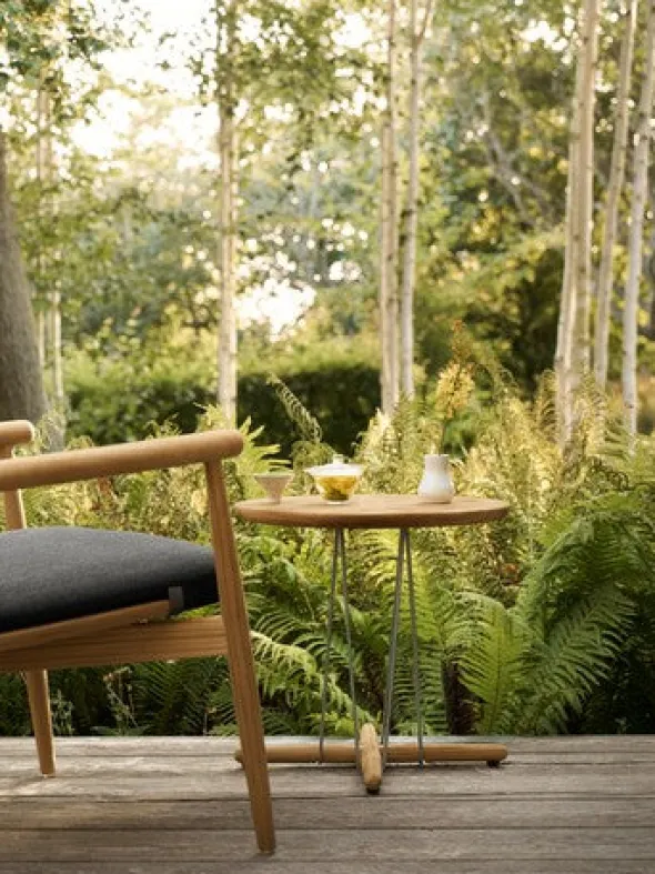 E023 Embrace udendørs sidebord, Ø48 fra Carl Hansen & Søn