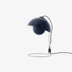 Flowerpot VP4 bordlampe af Verner Panton
