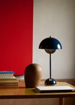 Flowerpot VP3 bordlampe af Verner Panton