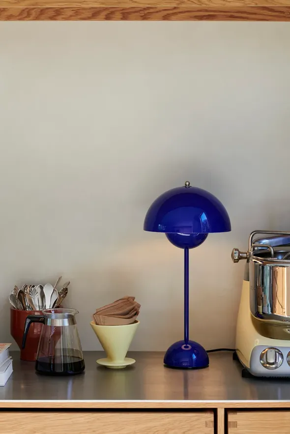 Flowerpot VP3 bordlampe af Verner Panton