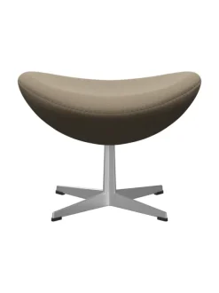 3127 Fodskammel til Ægget af Arne Jacobsen stofgr. 1