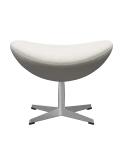 3127 Fodskammel til Ægget af Arne Jacobsen stofgr. 1
