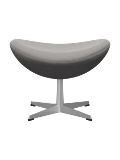 3127 Fodskammel til Ægget af Arne Jacobsen stofgr. 1