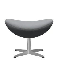 3127 Fodskammel til Ægget af Arne Jacobsen stofgr. 2
