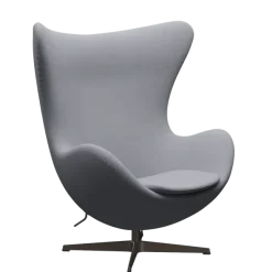 3316 Ægget loungestol, stel i brown bronze af Arne Jacobsen