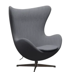 3316 Ægget loungestol, stel i brown bronze af Arne Jacobsen
