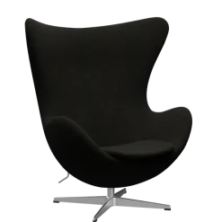 3316 Ægget loungestol, stel i børstet aluminium af Arne Jacobsen