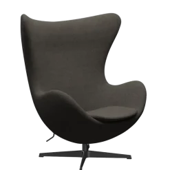 3316 Ægget loungestol, stel i sort af Arne Jacobsen