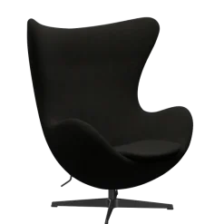 3316 Ægget loungestol, stel i sort af Arne Jacobsen