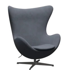 3316 Ægget loungestol, stel i warm graphite af Arne Jacobsen
